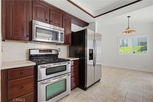 6818 Poppyview Drive, Oak Park, CA 91377