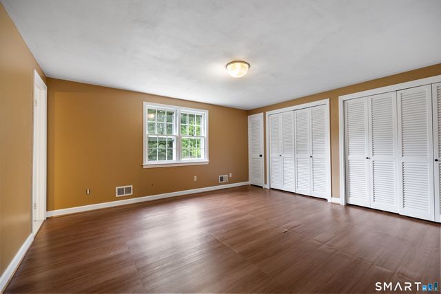 7 Nod Brook Drive, Simsbury, CT 06070