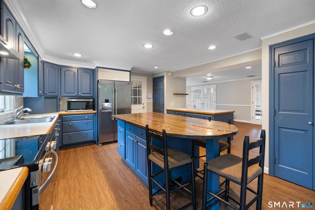 7 Nod Brook Drive, Simsbury, CT 06070