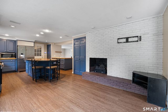 7 Nod Brook Drive, Simsbury, CT 06070
