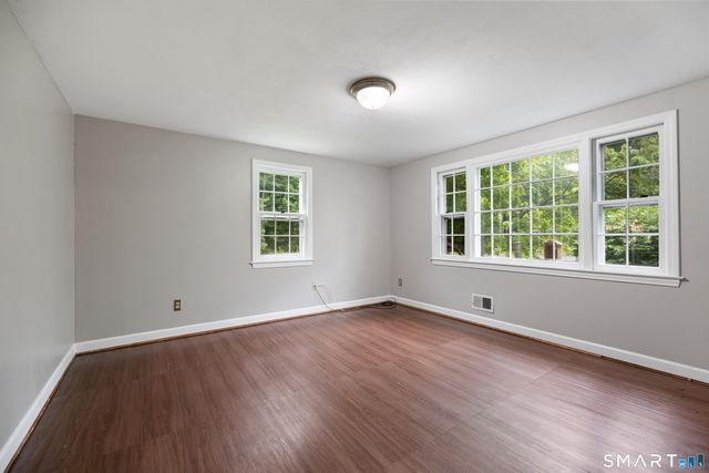 7 Nod Brook Drive, Simsbury, CT 06070