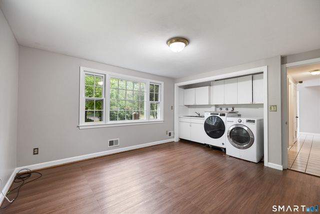 7 Nod Brook Drive, Simsbury, CT 06070