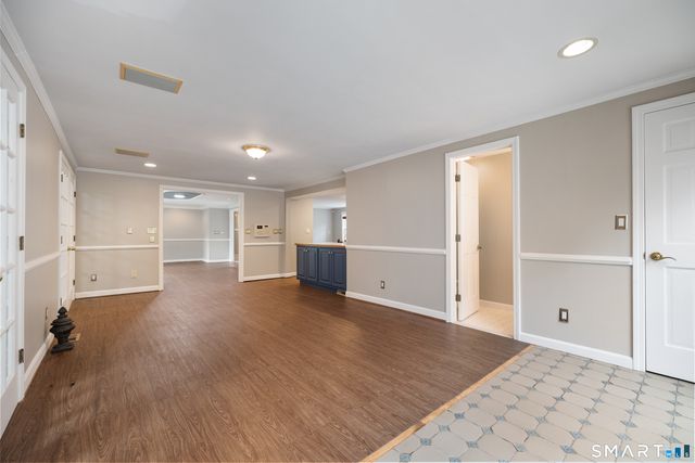 7 Nod Brook Drive, Simsbury, CT 06070