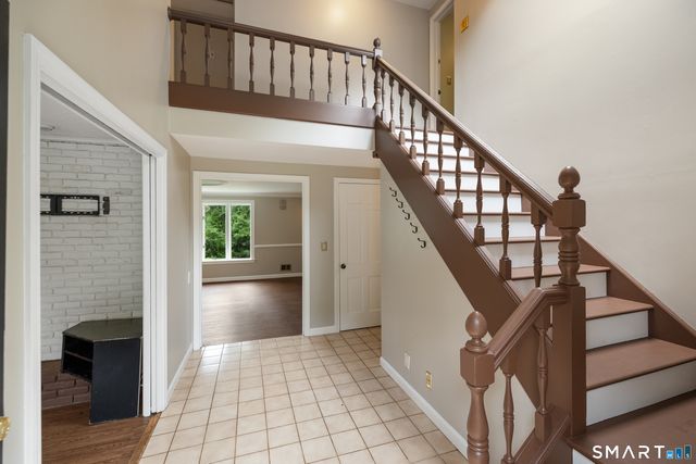 7 Nod Brook Drive, Simsbury, CT 06070