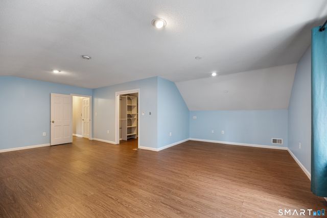 7 Nod Brook Drive, Simsbury, CT 06070
