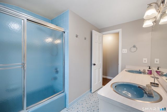 7 Nod Brook Drive, Simsbury, CT 06070