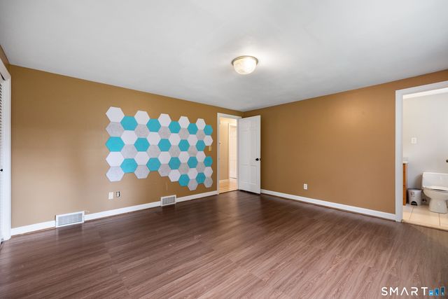 7 Nod Brook Drive, Simsbury, CT 06070