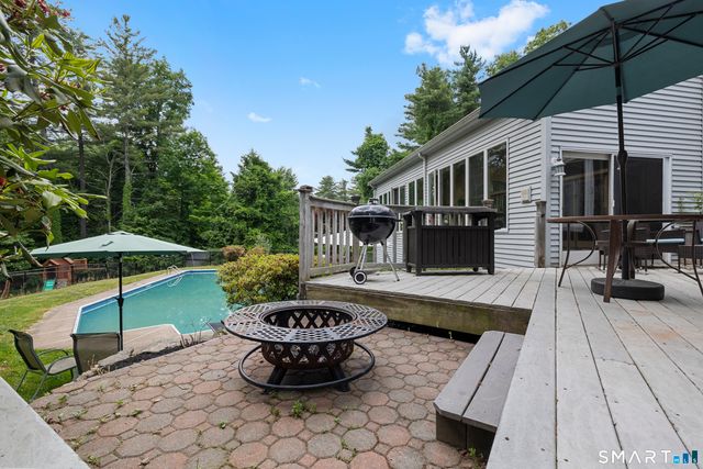 7 Nod Brook Drive, Simsbury, CT 06070