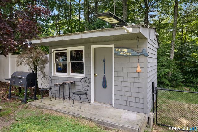 7 Nod Brook Drive, Simsbury, CT 06070