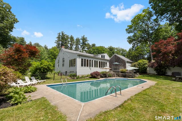 7 Nod Brook Drive, Simsbury, CT 06070