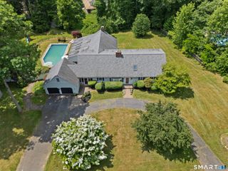 7 Nod Brook Drive, Simsbury, CT 06070