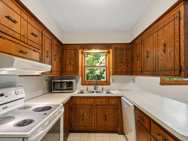6573 Berkshire Lane N, Maple Grove, MN 55311