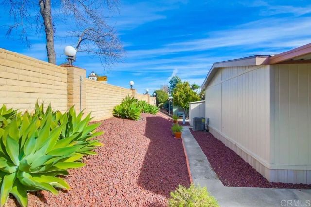 525 W El Norte Parkway 10, Escondido, CA 92026