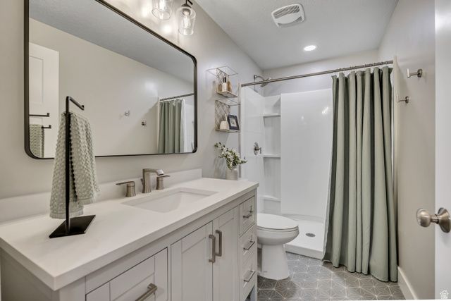 2479 S HONEYSUCKLE DR, Saratoga Springs, UT 84045