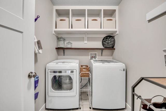 2479 S HONEYSUCKLE DR, Saratoga Springs, UT 84045