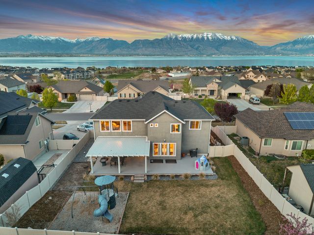 2479 S HONEYSUCKLE DR, Saratoga Springs, UT 84045