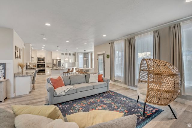 2479 S HONEYSUCKLE DR, Saratoga Springs, UT 84045