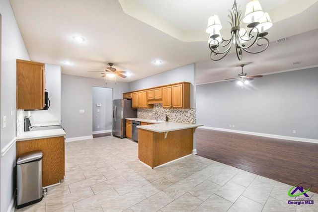 310 Woods Edge Way, Warner Robins, GA 31088