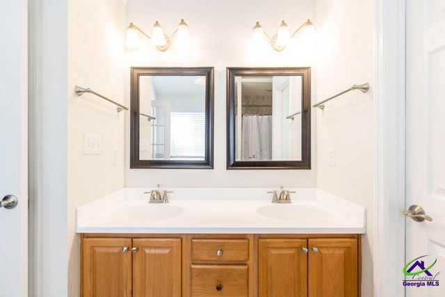 310 Woods Edge Way, Warner Robins, GA 31088