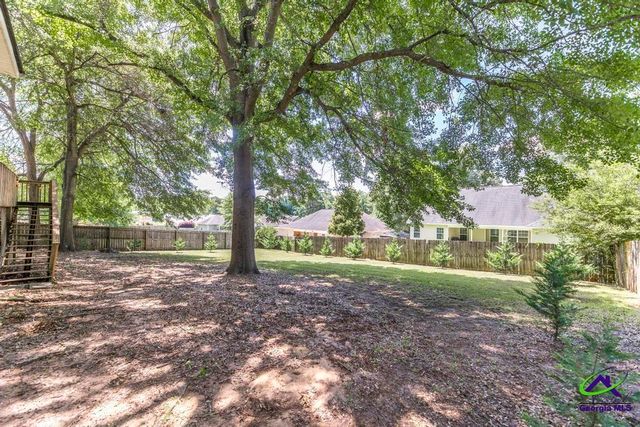 310 Woods Edge Way, Warner Robins, GA 31088