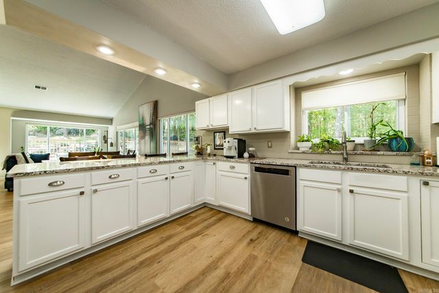 315 Mountain Ranch Dr., Fairfield Bay, AR 72088