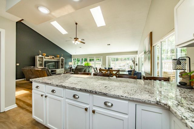 315 Mountain Ranch Dr., Fairfield Bay, AR 72088