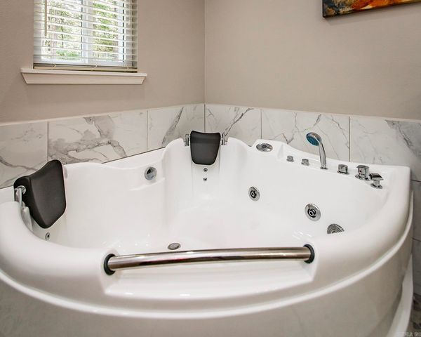 315 Mountain Ranch Dr., Fairfield Bay, AR 72088