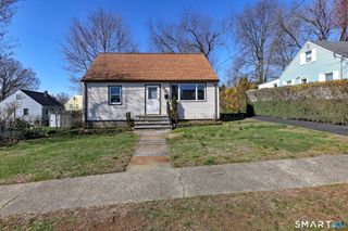 29 Primrose Street, Milford, CT 06460