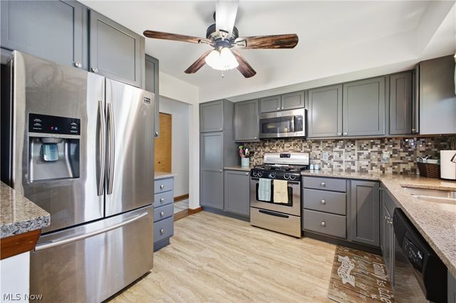 3656 High Meadow Drive, Canfield, OH 44406