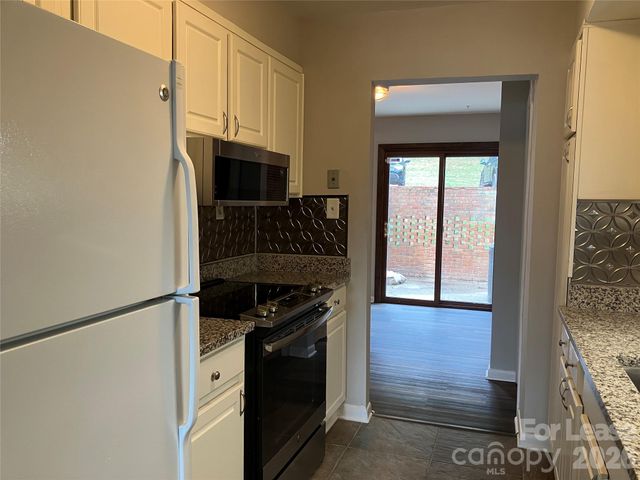 7942 Westcape Drive, Denver, NC 28037