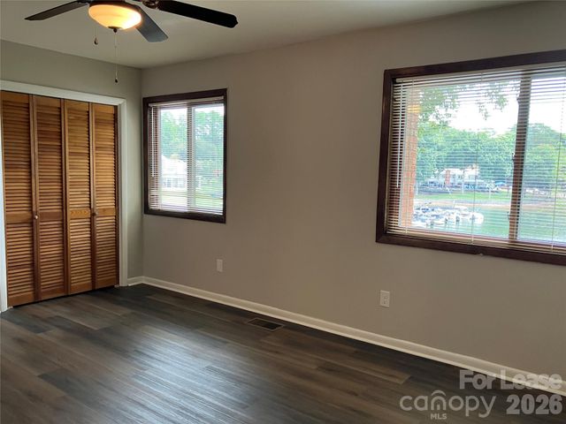 7942 Westcape Drive, Denver, NC 28037