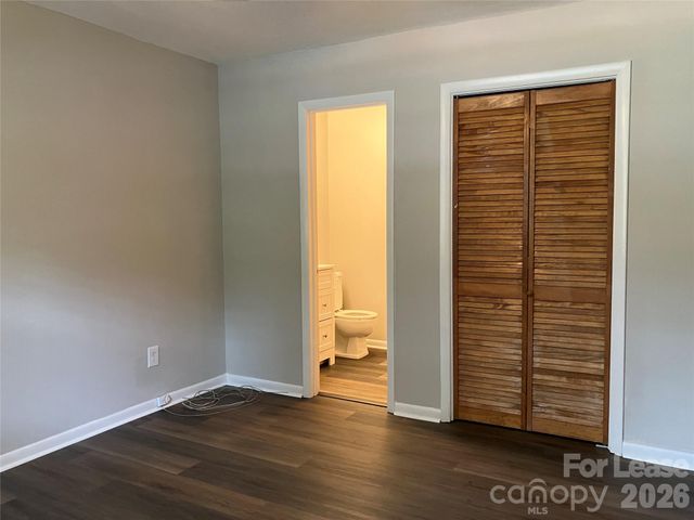 7942 Westcape Drive, Denver, NC 28037