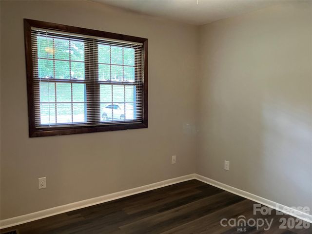 7942 Westcape Drive, Denver, NC 28037