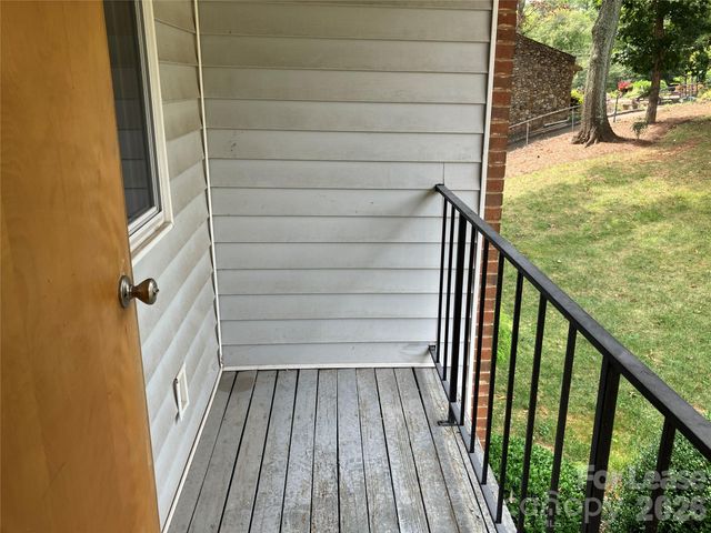 7942 Westcape Drive, Denver, NC 28037