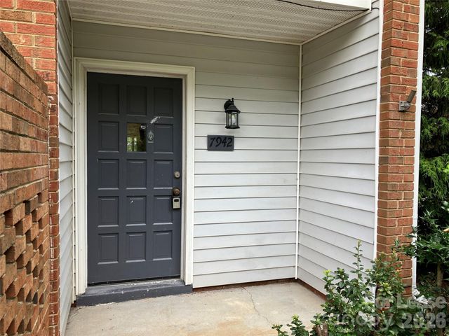 7942 Westcape Drive, Denver, NC 28037