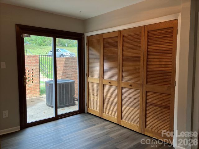 7942 Westcape Drive, Denver, NC 28037