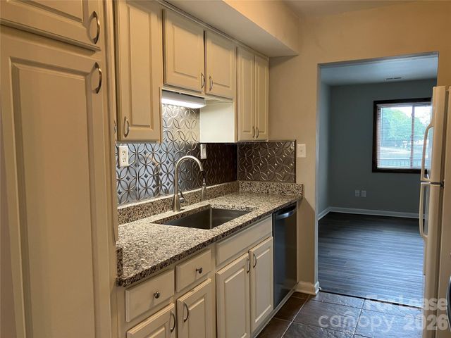 7942 Westcape Drive, Denver, NC 28037