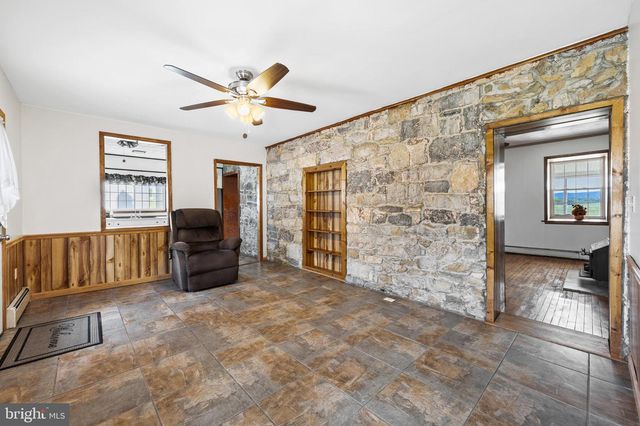 4071 KABLETOWN RD, Charles Town, WV 25414