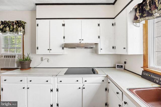 4071 KABLETOWN RD, Charles Town, WV 25414