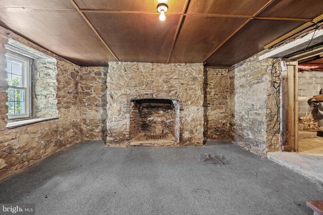 4071 KABLETOWN RD, Charles Town, WV 25414