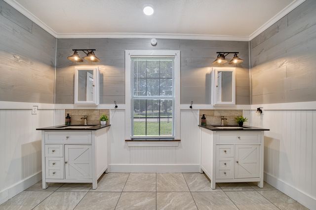 400 N Lake St., Waskom, TX 75692