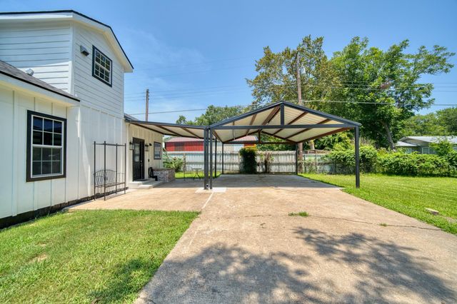 400 N Lake St., Waskom, TX 75692