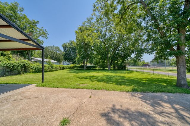 400 N Lake St., Waskom, TX 75692