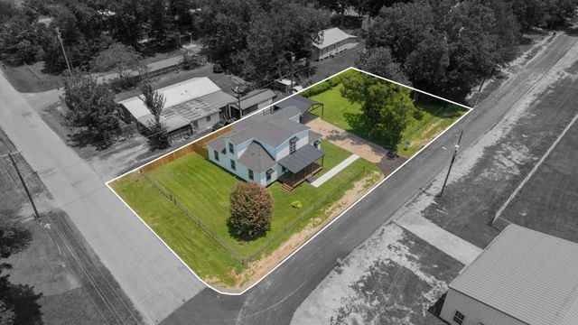 400 N Lake St., Waskom, TX 75692