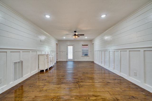 400 N Lake St., Waskom, TX 75692