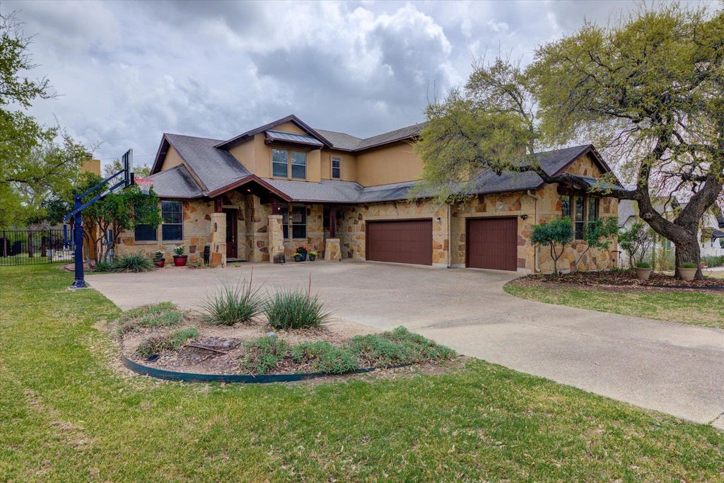10242 Brangus RD, Driftwood, TX 78619