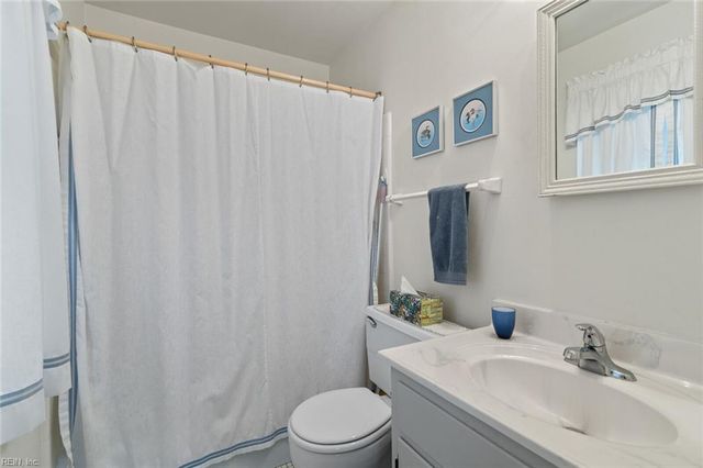 474 Dunmore DR, Newport News, VA 23602