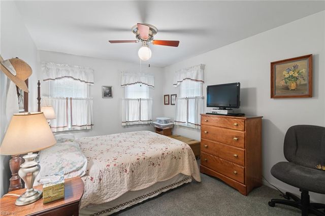 474 Dunmore DR, Newport News, VA 23602
