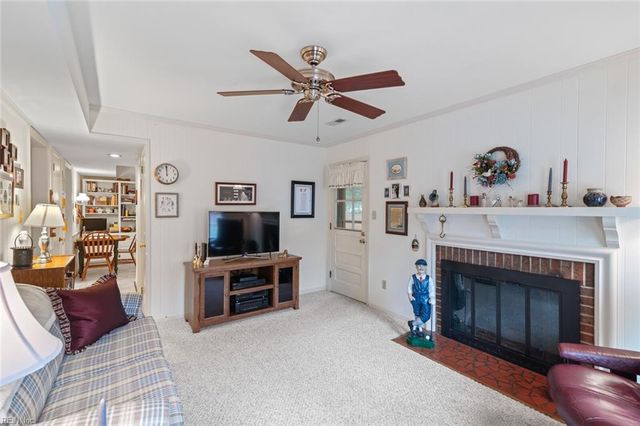 474 Dunmore DR, Newport News, VA 23602