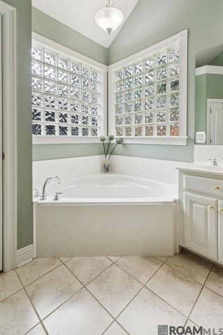 15125 Bluffwood Cir, Prairieville, LA 70769